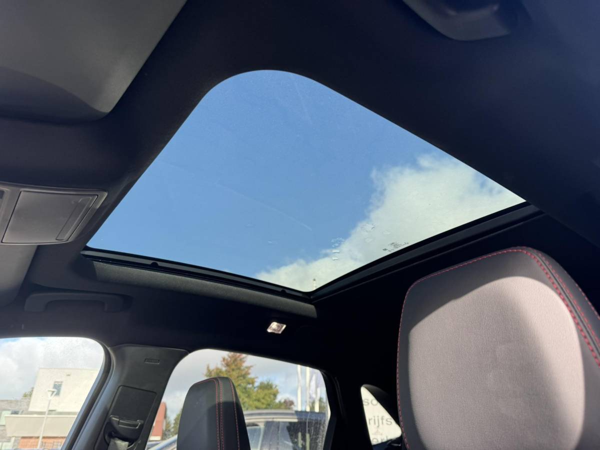 Ford Kuga Ford Kuga 2.5 PHEV ST-Line X 243pk | Driver Assistance Pack | Winterpack | Panoramadak | All Weather banden