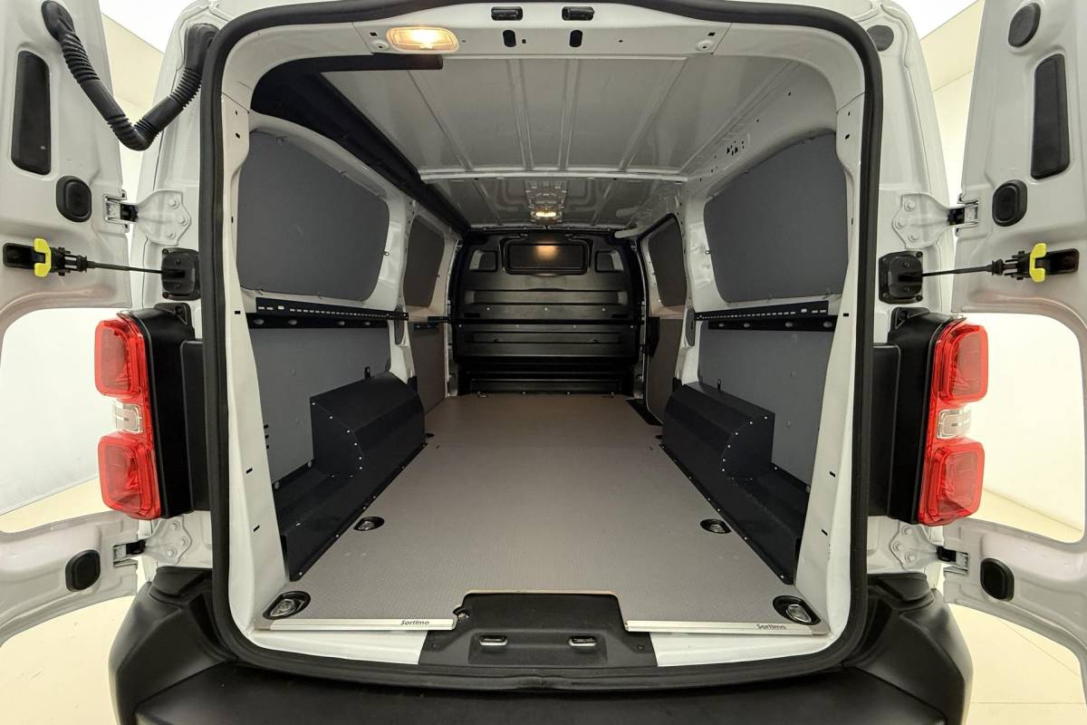 Fiat Scudo Fiat Scudo 2.0 Diesel 145 pk L3 | Navigatie | Betimmering | Camera | 2500 KG trekgewicht | BPM vrij | weinig km |