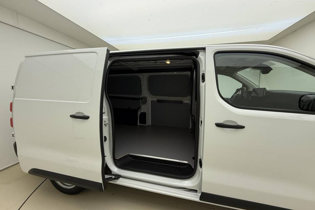 Fiat Scudo Fiat Scudo 2.0 Diesel 145 pk L3 | Navigatie | Betimmering | Camera | 2500 KG trekgewicht | BPM vrij | weinig km |
