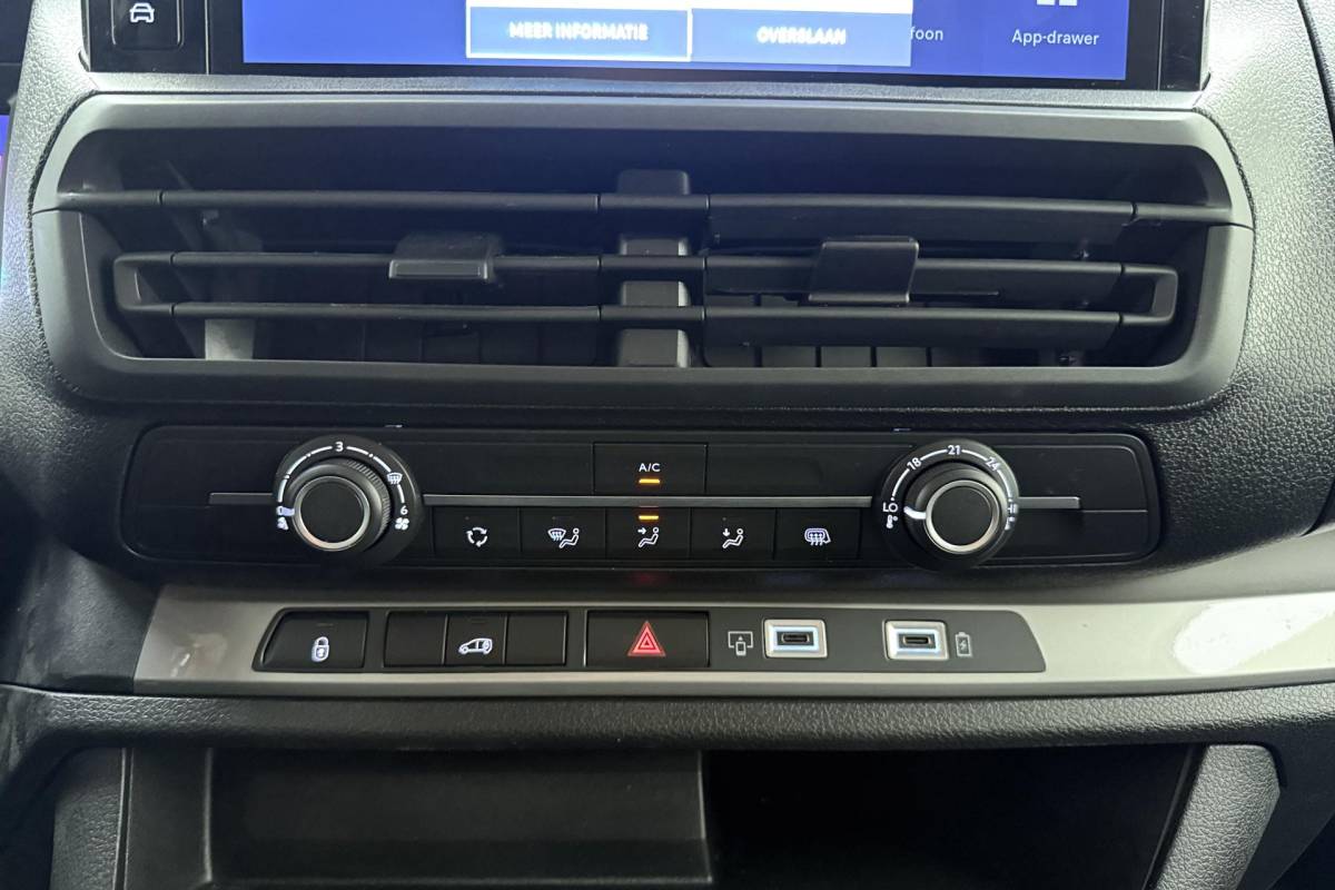 Fiat Scudo Fiat Scudo 2.0 Diesel 145 pk L3 | Navigatie | Betimmering | Camera | 2500 KG trekgewicht | BPM vrij | weinig km |