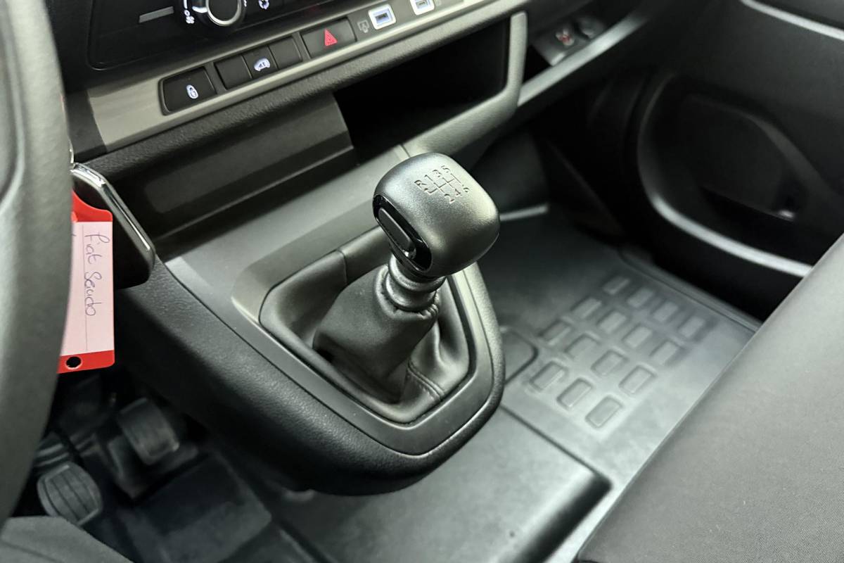 Fiat Scudo Fiat Scudo 2.0 Diesel 145 pk L3 | Navigatie | Betimmering | Camera | 2500 KG trekgewicht | BPM vrij | weinig km |