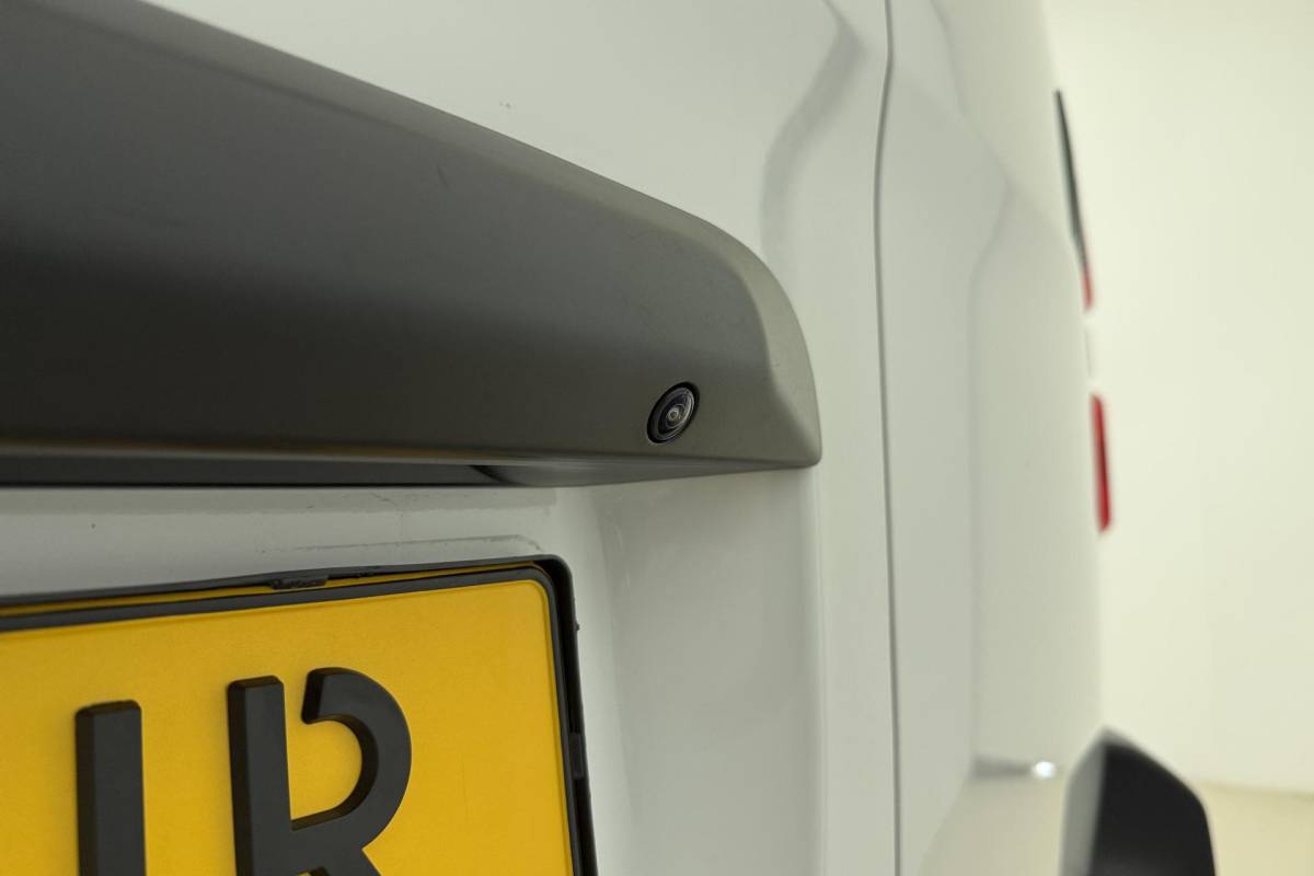 Fiat Scudo Fiat Scudo 2.0 Diesel 145 pk L3 | Navigatie | Betimmering | Camera | 2500 KG trekgewicht | BPM vrij | weinig km |