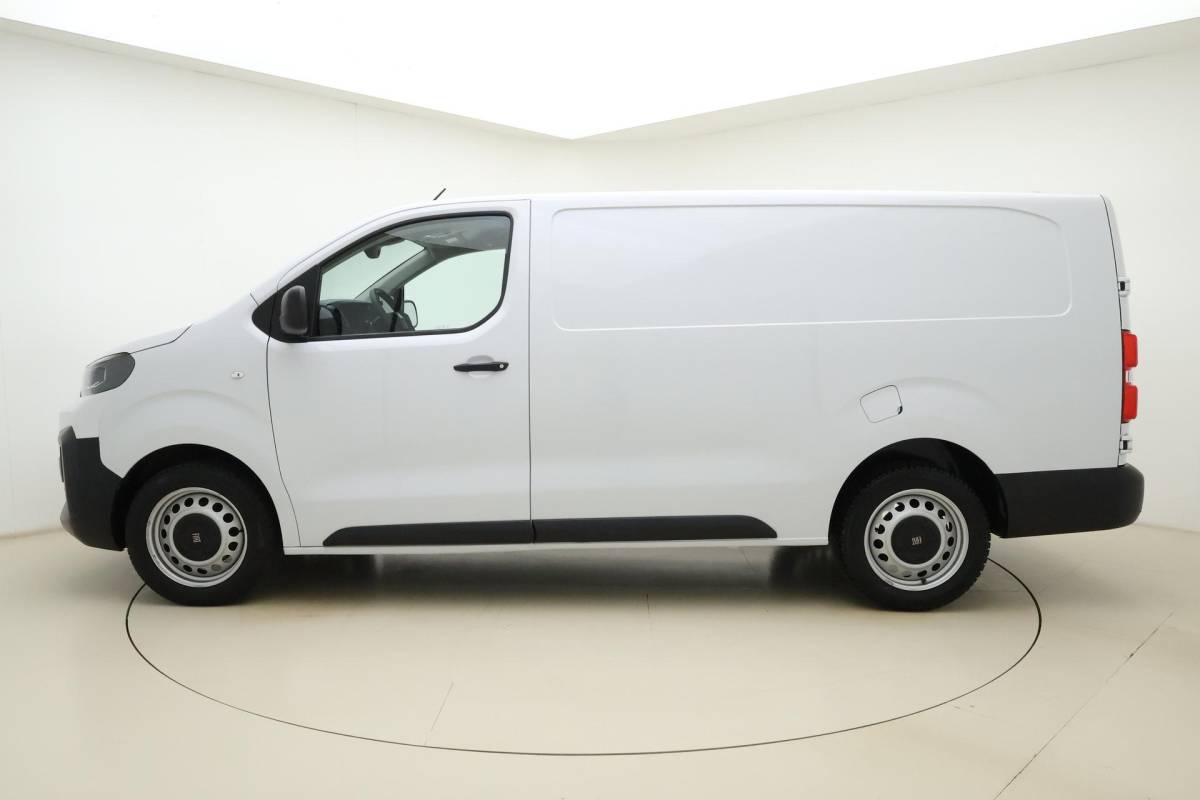 Fiat Scudo Fiat Scudo 2.0 Diesel 145 pk L3 | Navigatie | Betimmering | Camera | 2500 KG trekgewicht | BPM vrij | weinig km |
