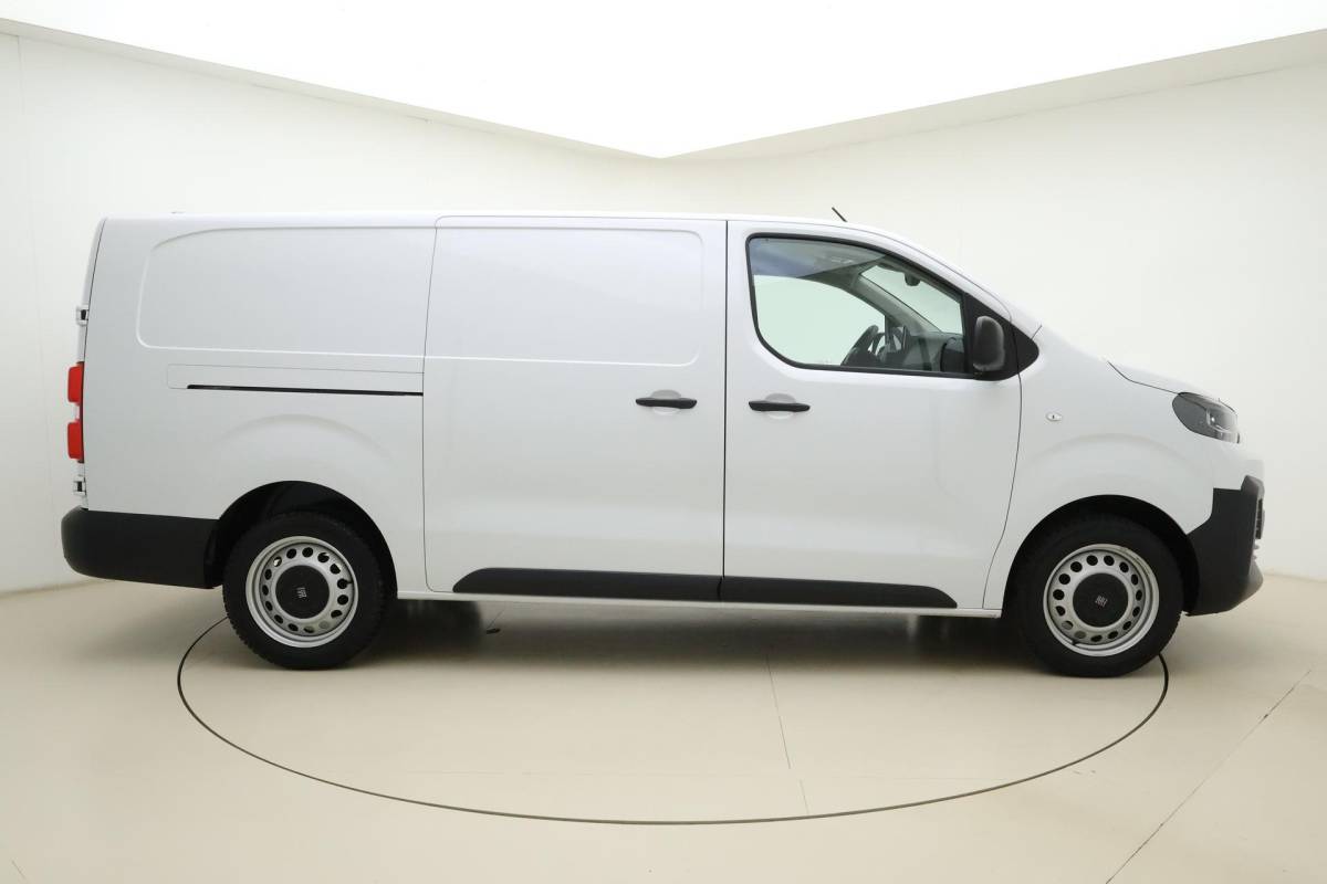 Fiat Scudo Fiat Scudo 2.0 Diesel 145 pk L3 | Navigatie | Betimmering | Camera | 2500 KG trekgewicht | BPM vrij | weinig km |