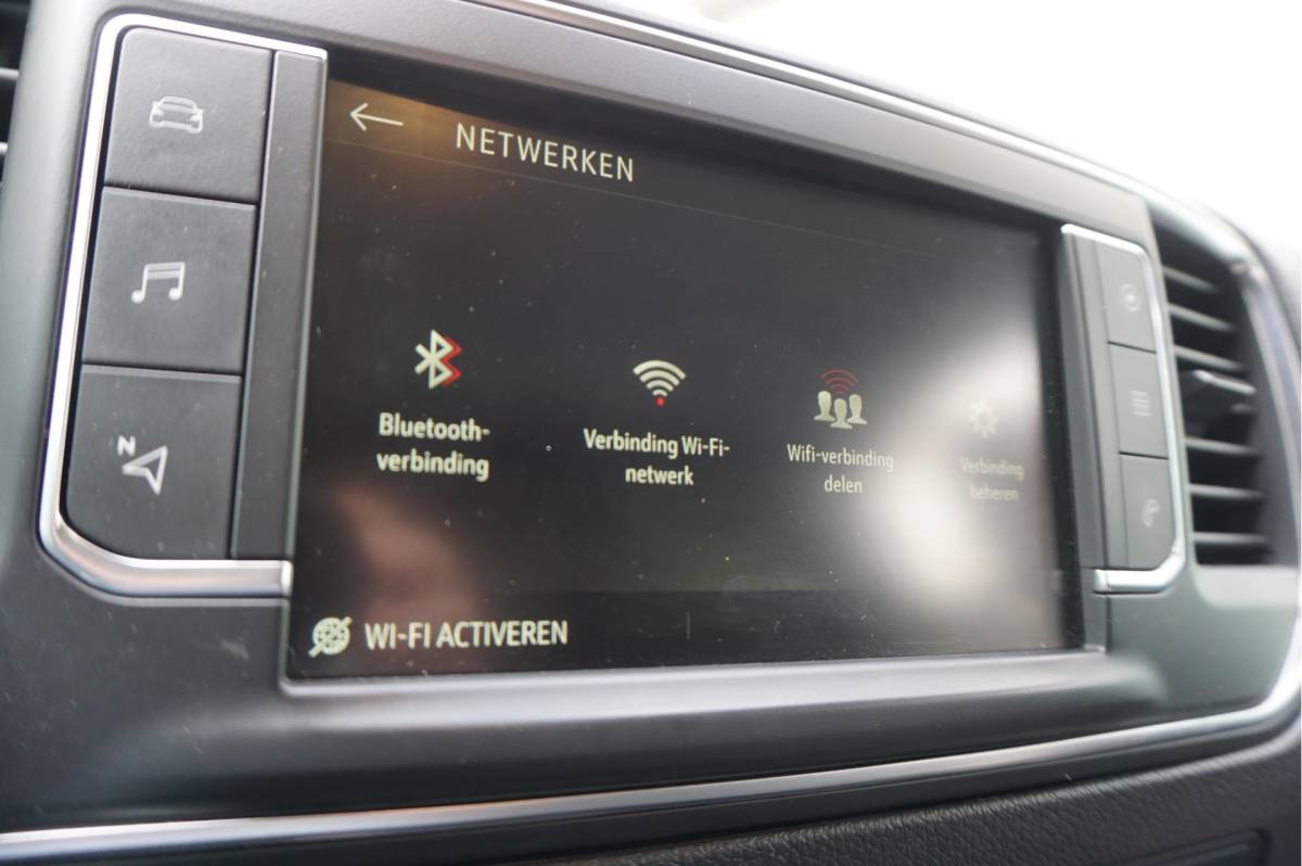 Opel Vivaro-e Opel Vivaro-e L3H1 Innovation 75 kWh | 5/26 beurt | SOH 92% | Dodehoek | HUD | Apple | Camera | PDC v+a | Navi | Opel dealer onderhouden