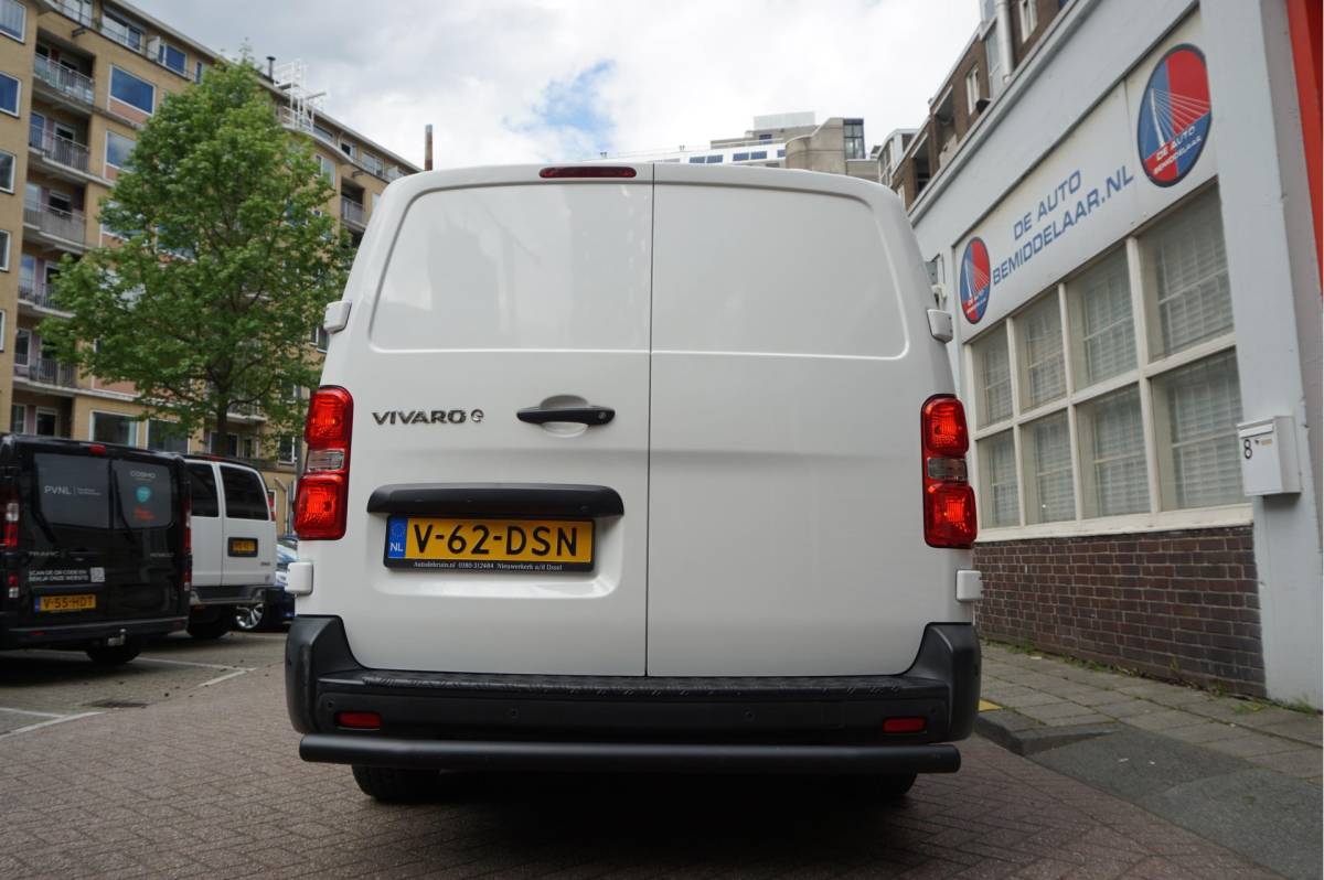 Opel Vivaro-e Opel Vivaro-e L3H1 Innovation 75 kWh | 5/26 beurt | SOH 92% | Dodehoek | HUD | Apple | Camera | PDC v+a | Navi | Opel dealer onderhouden