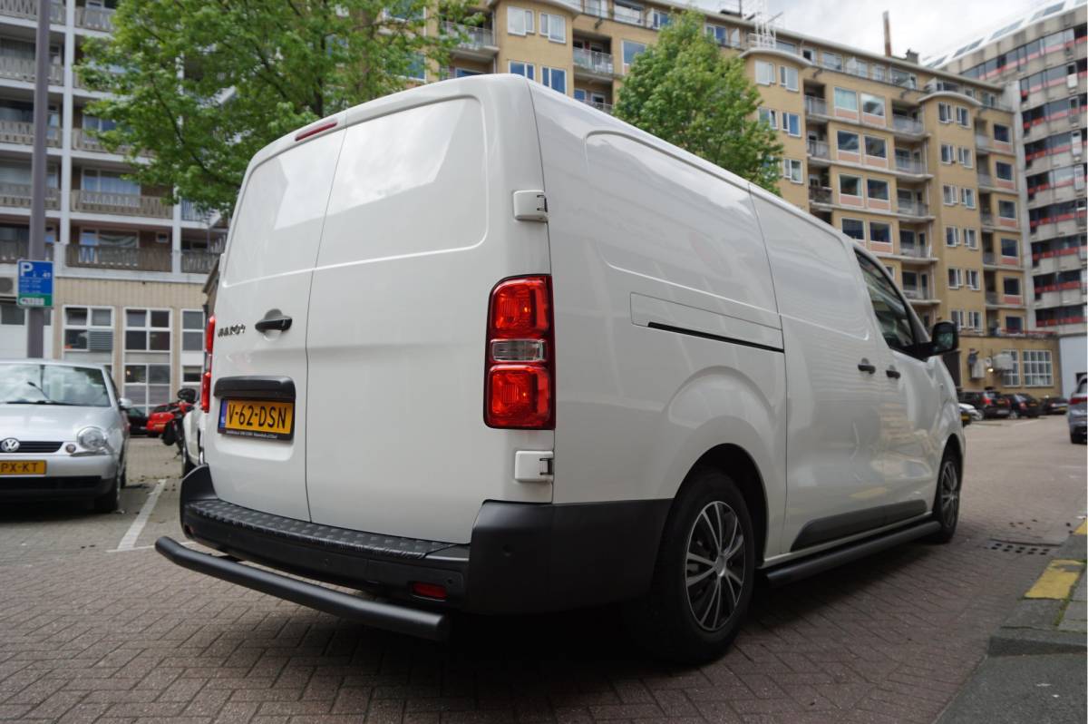 Opel Vivaro-e Opel Vivaro-e L3H1 Innovation 75 kWh | 5/26 beurt | SOH 92% | Dodehoek | HUD | Apple | Camera | PDC v+a | Navi | Opel dealer onderhouden