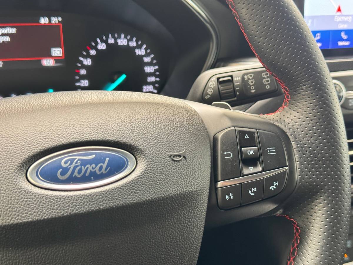 Ford Focus Ford FOCUS 1.0 EcoBoost ST Line Business |Led|Carplay|Clima|Stoelverwarming|Voorruit verwarming|