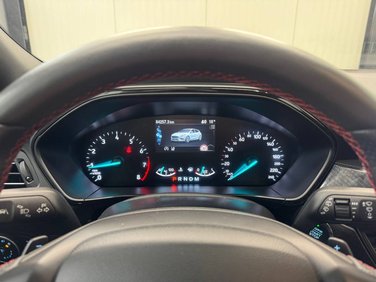 Ford Focus Ford FOCUS 1.0 EcoBoost ST Line Business |Led|Carplay|Clima|Stoelverwarming|Voorruit verwarming|