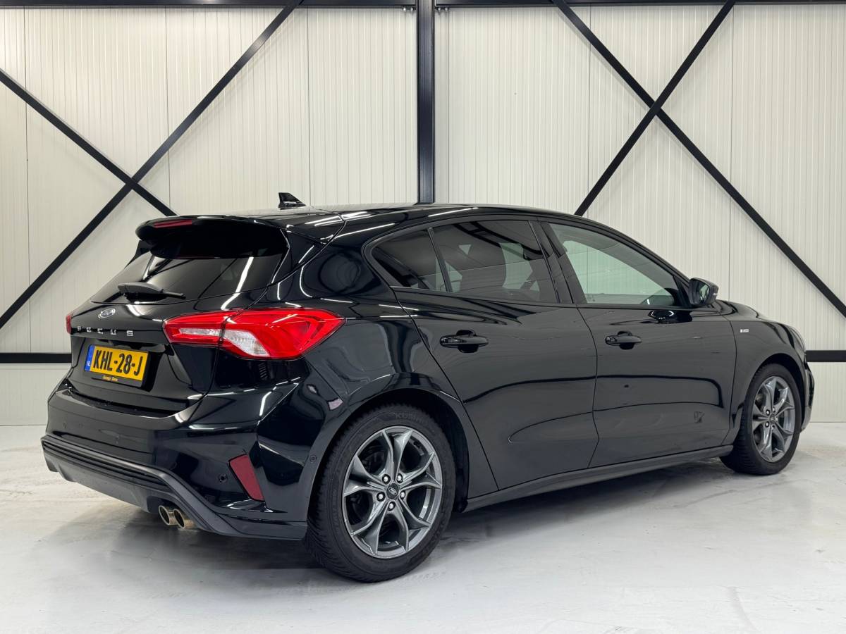 Ford Focus Ford FOCUS 1.0 EcoBoost ST Line Business |Led|Carplay|Clima|Stoelverwarming|Voorruit verwarming|