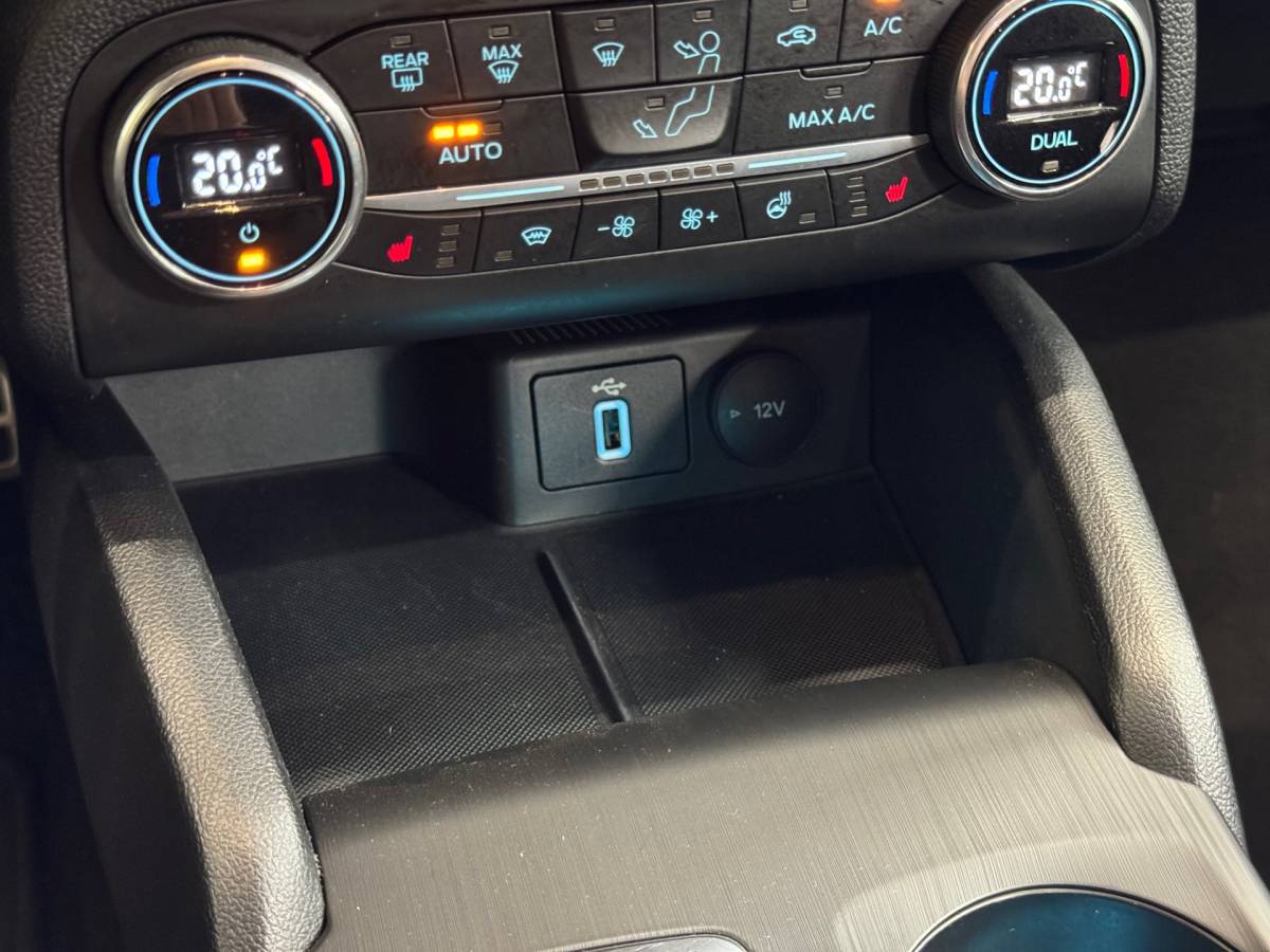 Ford Focus Ford FOCUS 1.0 EcoBoost ST Line Business |Led|Carplay|Clima|Stoelverwarming|Voorruit verwarming|
