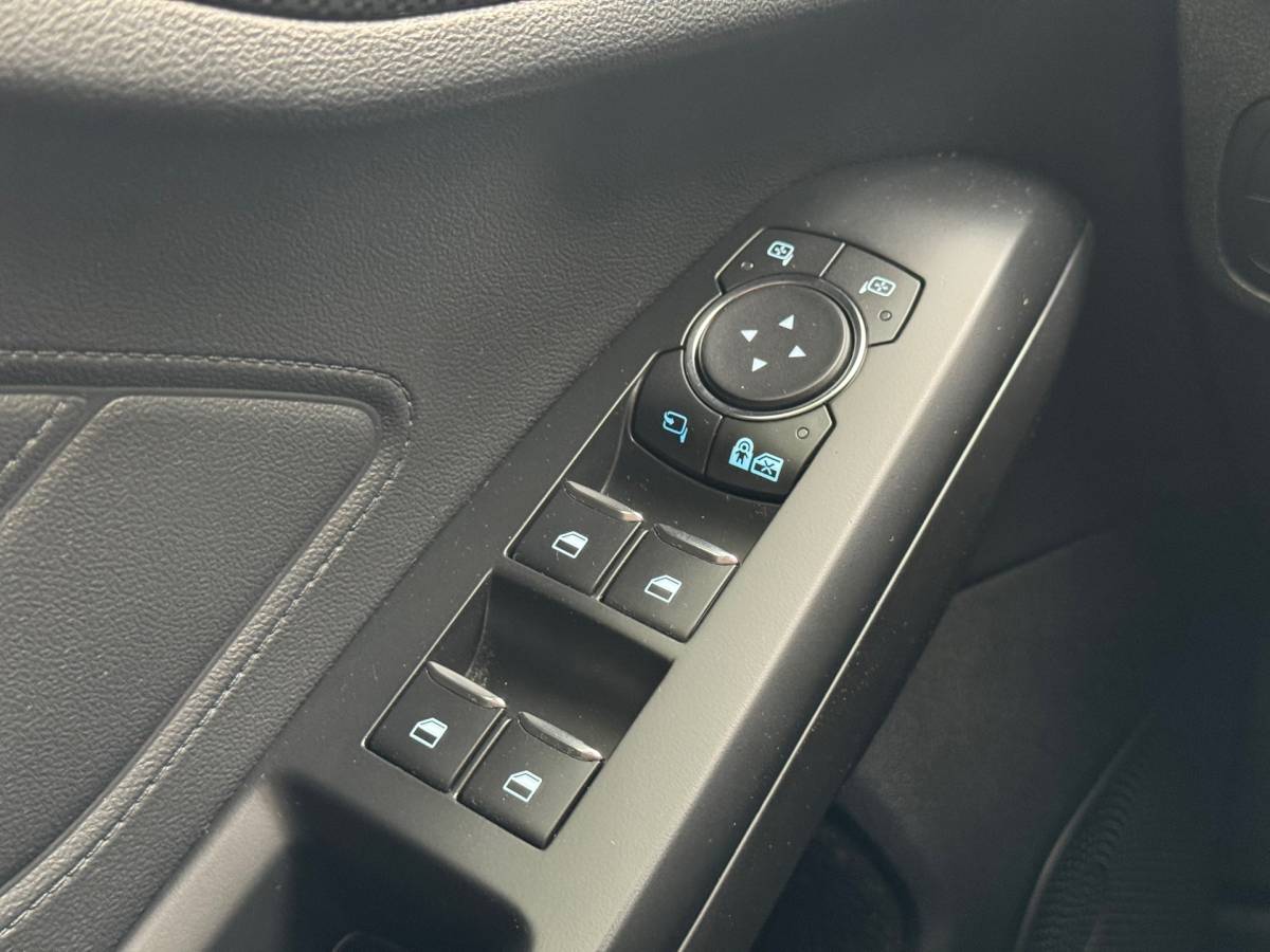 Ford Focus Ford FOCUS 1.0 EcoBoost ST Line Business |Led|Carplay|Clima|Stoelverwarming|Voorruit verwarming|