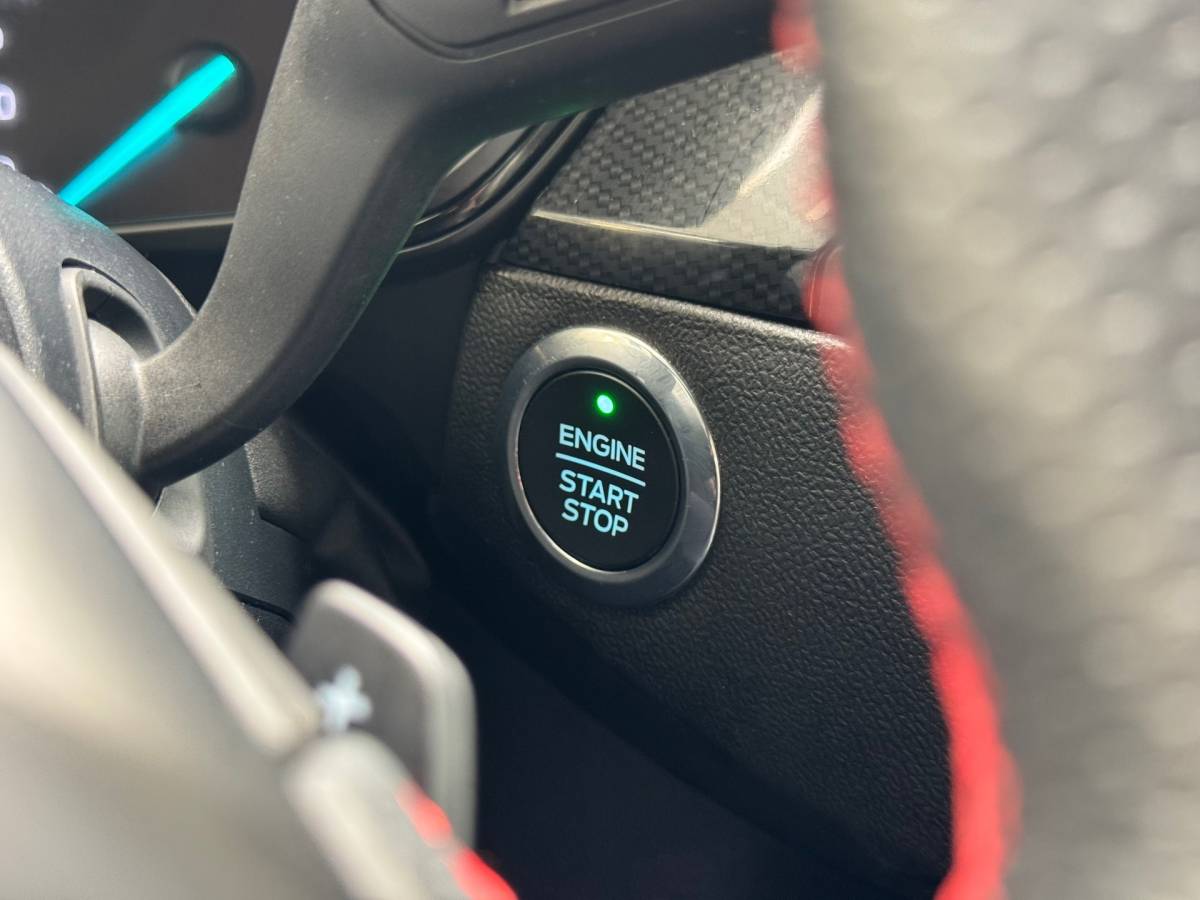 Ford Focus Ford FOCUS 1.0 EcoBoost ST Line Business |Led|Carplay|Clima|Stoelverwarming|Voorruit verwarming|