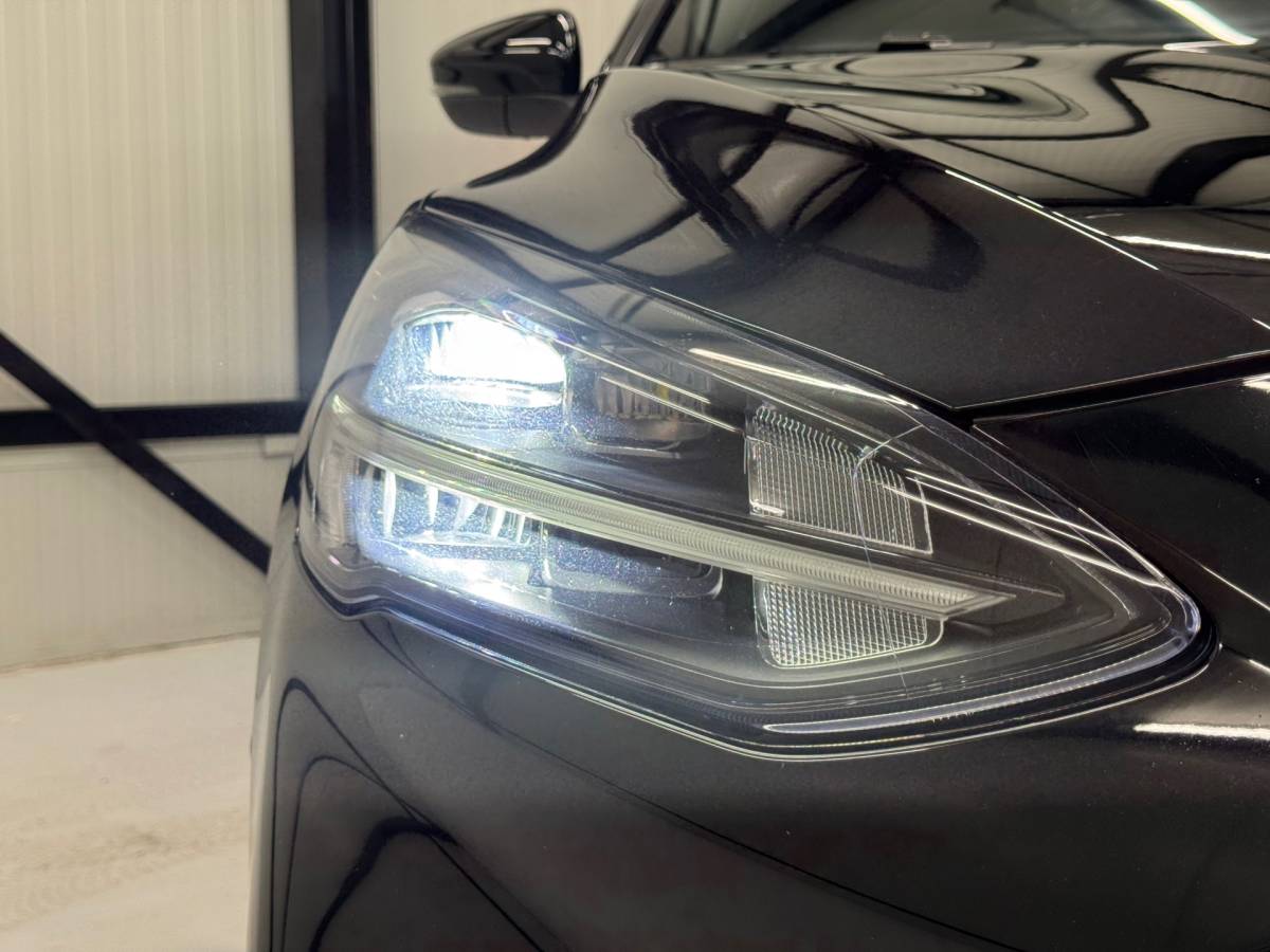 Ford Focus Ford FOCUS 1.0 EcoBoost ST Line Business |Led|Carplay|Clima|Stoelverwarming|Voorruit verwarming|
