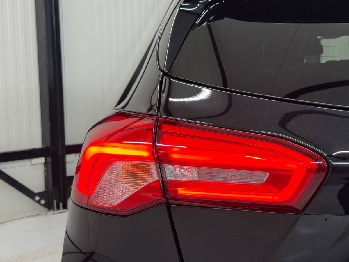 Ford Focus Ford FOCUS 1.0 EcoBoost ST Line Business |Led|Carplay|Clima|Stoelverwarming|Voorruit verwarming|