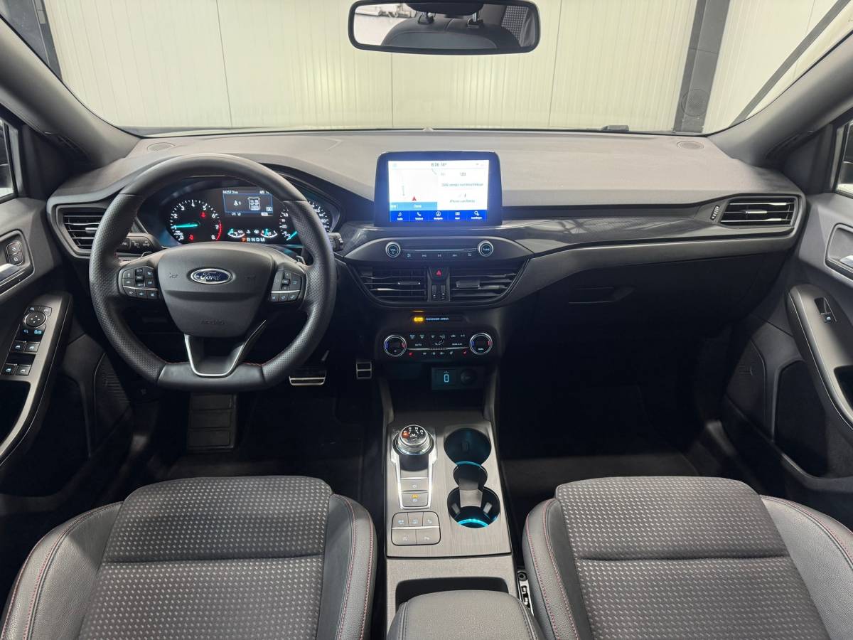 Ford Focus Ford FOCUS 1.0 EcoBoost ST Line Business |Led|Carplay|Clima|Stoelverwarming|Voorruit verwarming|
