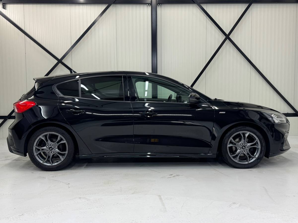 Ford Focus Ford FOCUS 1.0 EcoBoost ST Line Business |Led|Carplay|Clima|Stoelverwarming|Voorruit verwarming|
