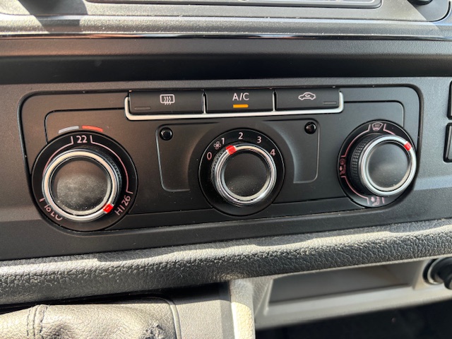 Volkswagen Transporter Volkswagen Transporter 2.0D 110KW airco cruise financiering v/a 350 p/m