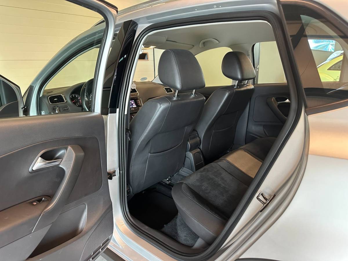 Volkswagen Polo Volkswagen Polo 1.2 TSI 16v AUTOMAAT 5-DRS CROSS|AIRCO|STOELVERWARMING|NAVIGATIE|CRUISECONTROL|LM-VELG|ALCANTARA|nwe APK+OH-BEURT