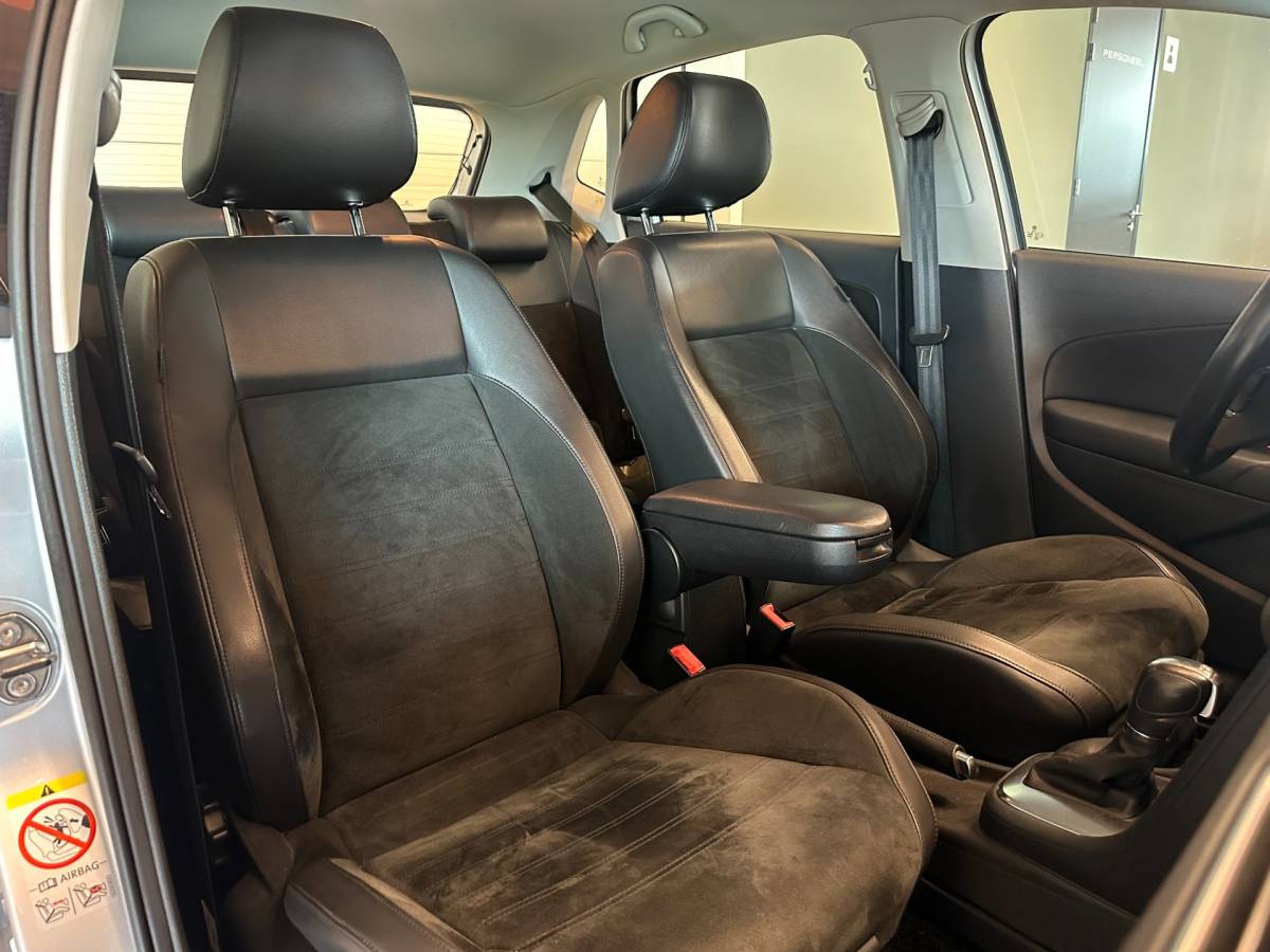 Volkswagen Polo Volkswagen Polo 1.2 TSI 16v AUTOMAAT 5-DRS CROSS|AIRCO|STOELVERWARMING|NAVIGATIE|CRUISECONTROL|LM-VELG|ALCANTARA|nwe APK+OH-BEURT