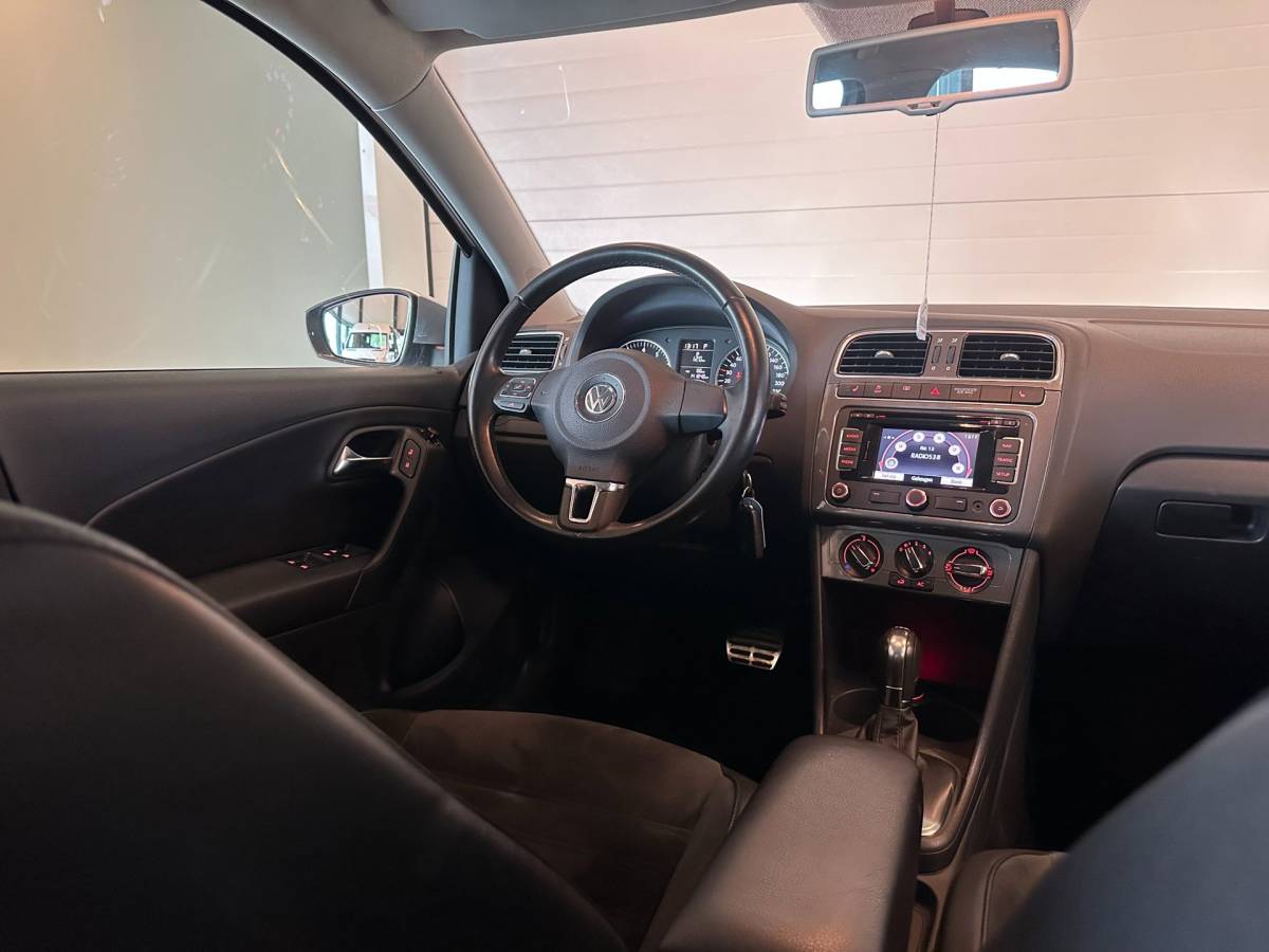 Volkswagen Polo Volkswagen Polo 1.2 TSI 16v AUTOMAAT 5-DRS CROSS|AIRCO|STOELVERWARMING|NAVIGATIE|CRUISECONTROL|LM-VELG|ALCANTARA|nwe APK+OH-BEURT