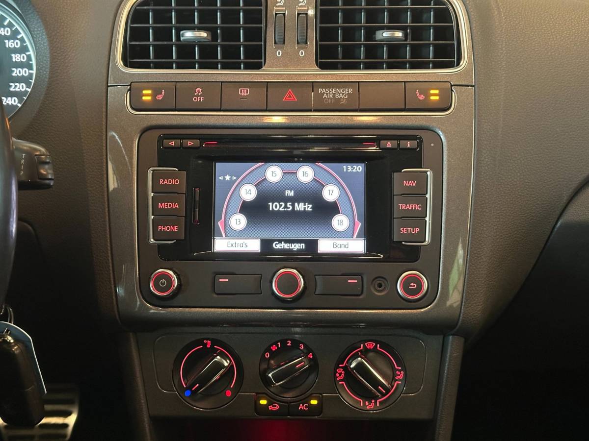 Volkswagen Polo Volkswagen Polo 1.2 TSI 16v AUTOMAAT 5-DRS CROSS|AIRCO|STOELVERWARMING|NAVIGATIE|CRUISECONTROL|LM-VELG|ALCANTARA|nwe APK+OH-BEURT