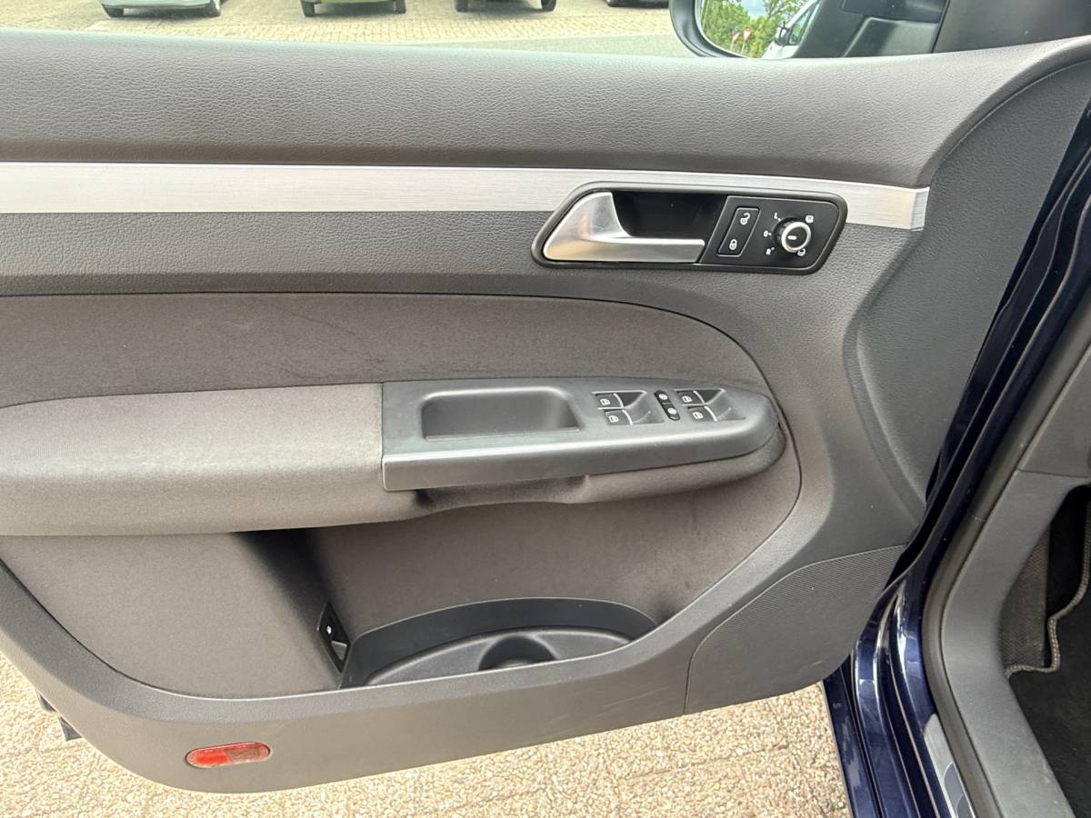 Volkswagen Touran Volkswagen Touran 1.4 TSI Cup | Trekhaak  Navi | Cruise | Bluetooth | Stoelverwarming | PDC v+a incl. Camera