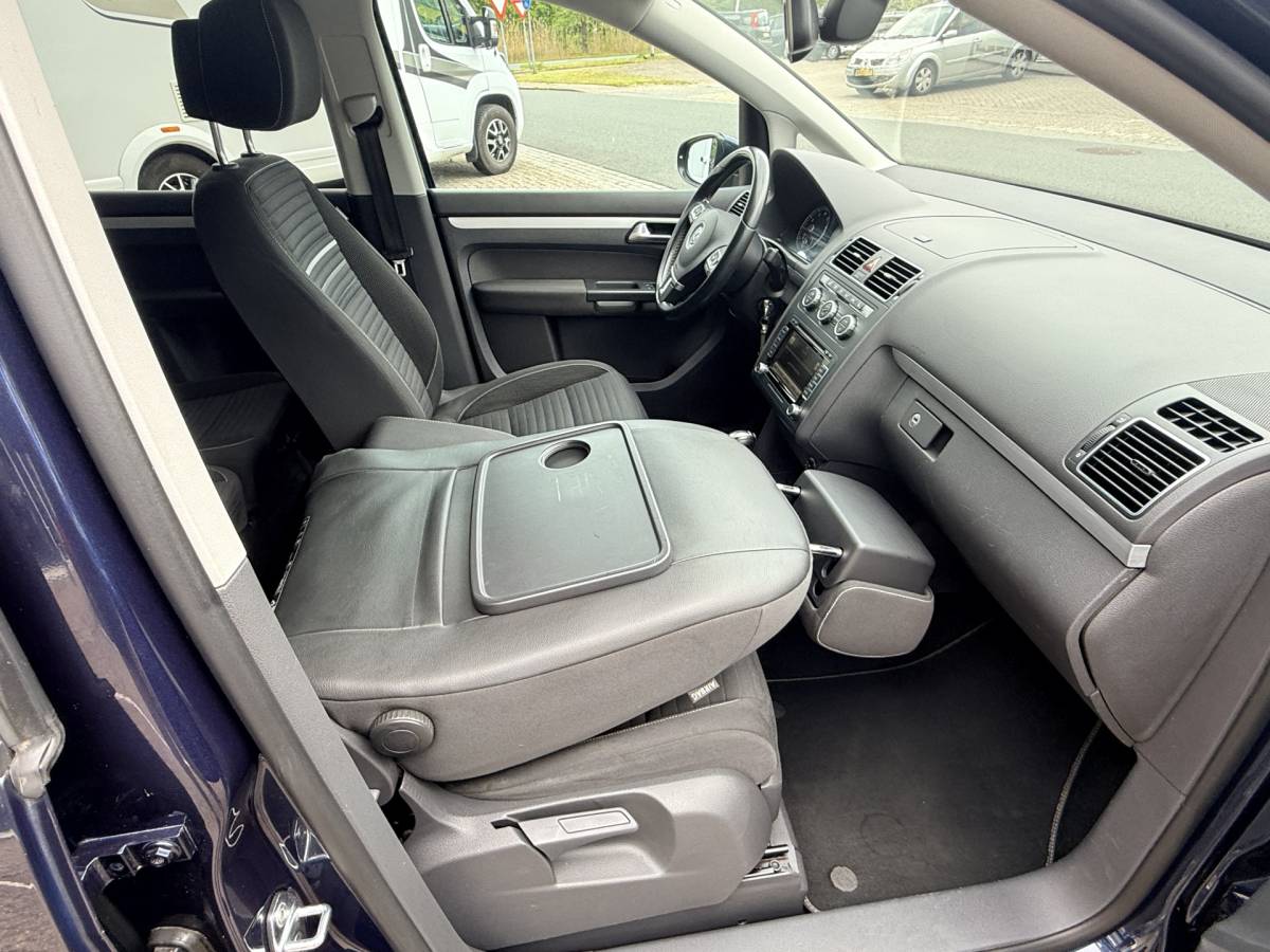 Volkswagen Touran Volkswagen Touran 1.4 TSI Cup | Trekhaak  Navi | Cruise | Bluetooth | Stoelverwarming | PDC v+a incl. Camera