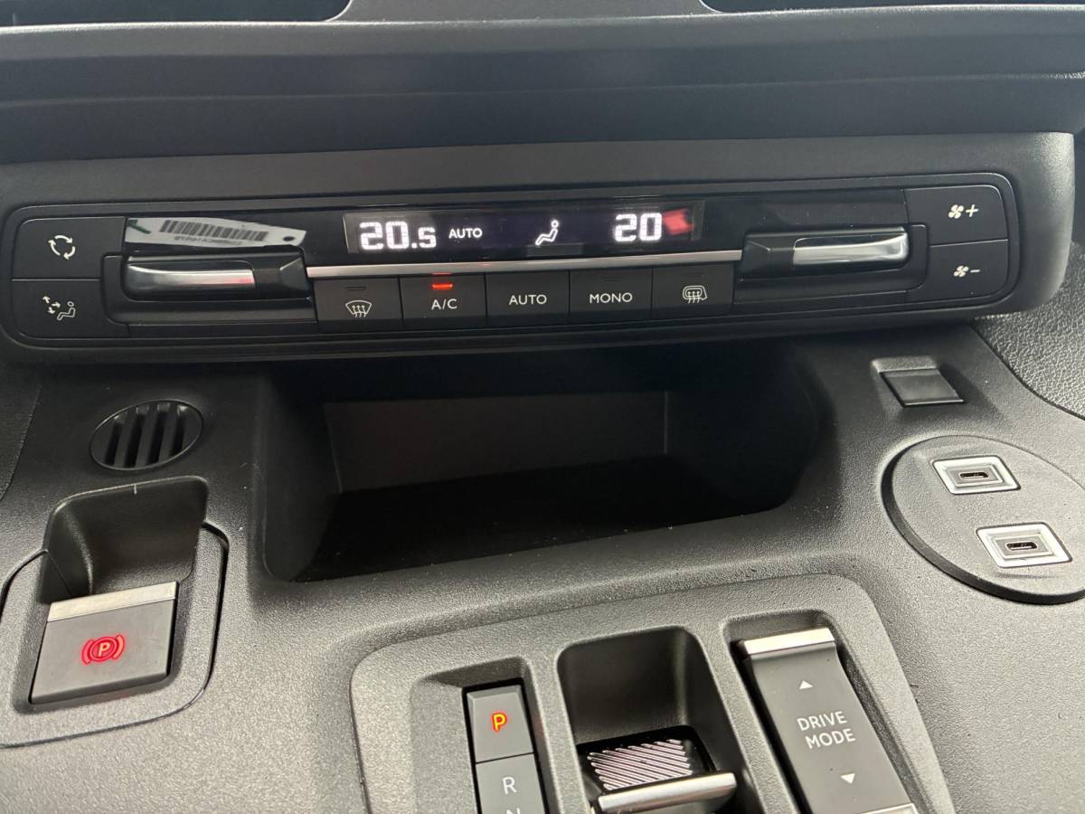 Opel Combo-e Opel Combo Electric 100Kw L1 50kWh Airconditioning | Stuur & Stoelverwarming | Elektrisch Pakket | Laadruimte Betimmering