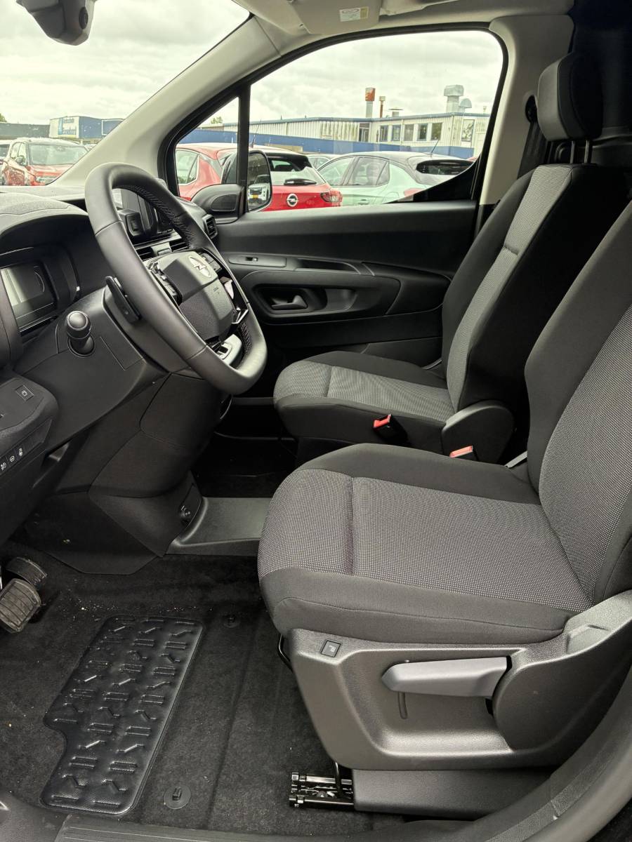 Opel Combo-e Opel Combo Electric 100Kw L1 50kWh Airconditioning | Stuur & Stoelverwarming | Elektrisch Pakket | Laadruimte Betimmering