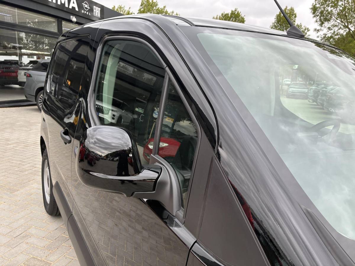 Opel Combo-e Opel Combo Electric 100Kw L1 50kWh Airconditioning | Stuur & Stoelverwarming | Elektrisch Pakket | Laadruimte Betimmering