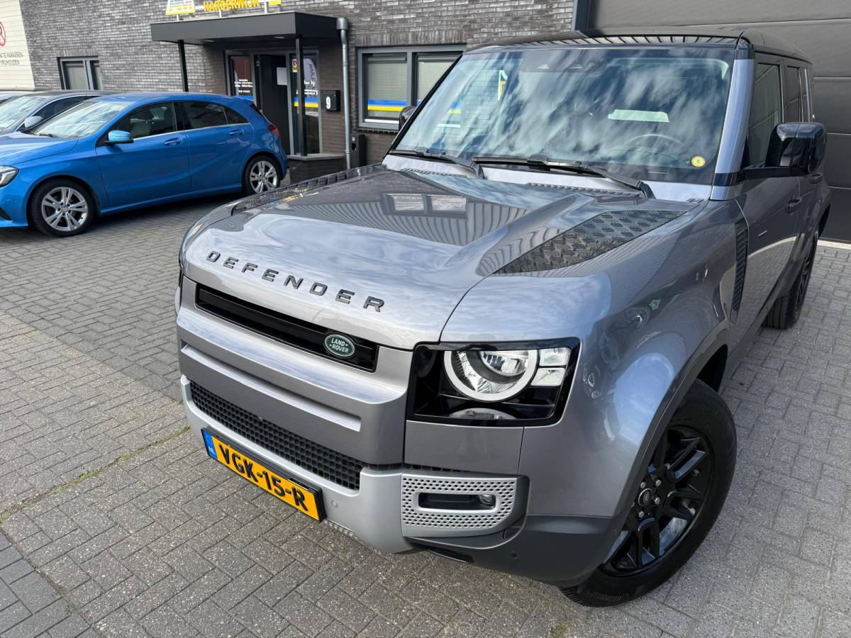 Land Rover Defender Land Rover Defender 2.0 D240 110 S | 3/6/12MND GARANTIE | GRIJSKENTEKEN| PANO | CRUISE | LED | CARPLAY | DAB | NAVI | LMV |