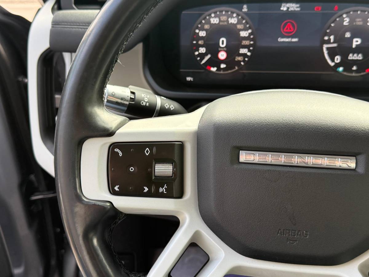 Land Rover Defender Land Rover Defender 2.0 D240 110 S | 3/6/12MND GARANTIE | GRIJSKENTEKEN| PANO | CRUISE | LED | CARPLAY | DAB | NAVI | LMV |