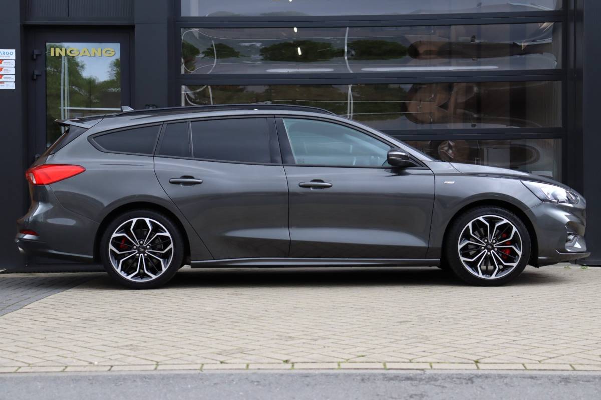 Ford Focus Ford Focus Wagon 1.0 EcoBoost Titanium ST X Business | NAP | Apple Carplay | Stoel/Stuur Verwarming | Cruise | Camera