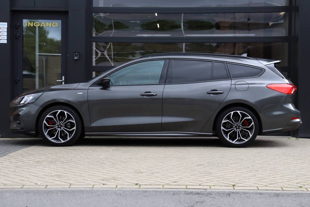 Ford Focus Ford Focus Wagon 1.0 EcoBoost Titanium ST X Business | NAP | Apple Carplay | Stoel/Stuur Verwarming | Cruise | Camera