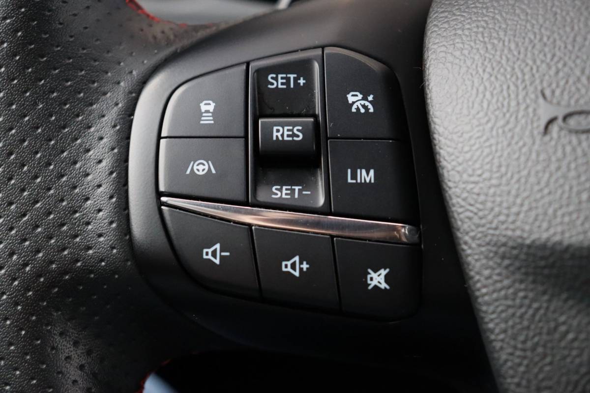 Ford Focus Ford Focus Wagon 1.0 EcoBoost Titanium ST X Business | NAP | Apple Carplay | Stoel/Stuur Verwarming | Cruise | Camera