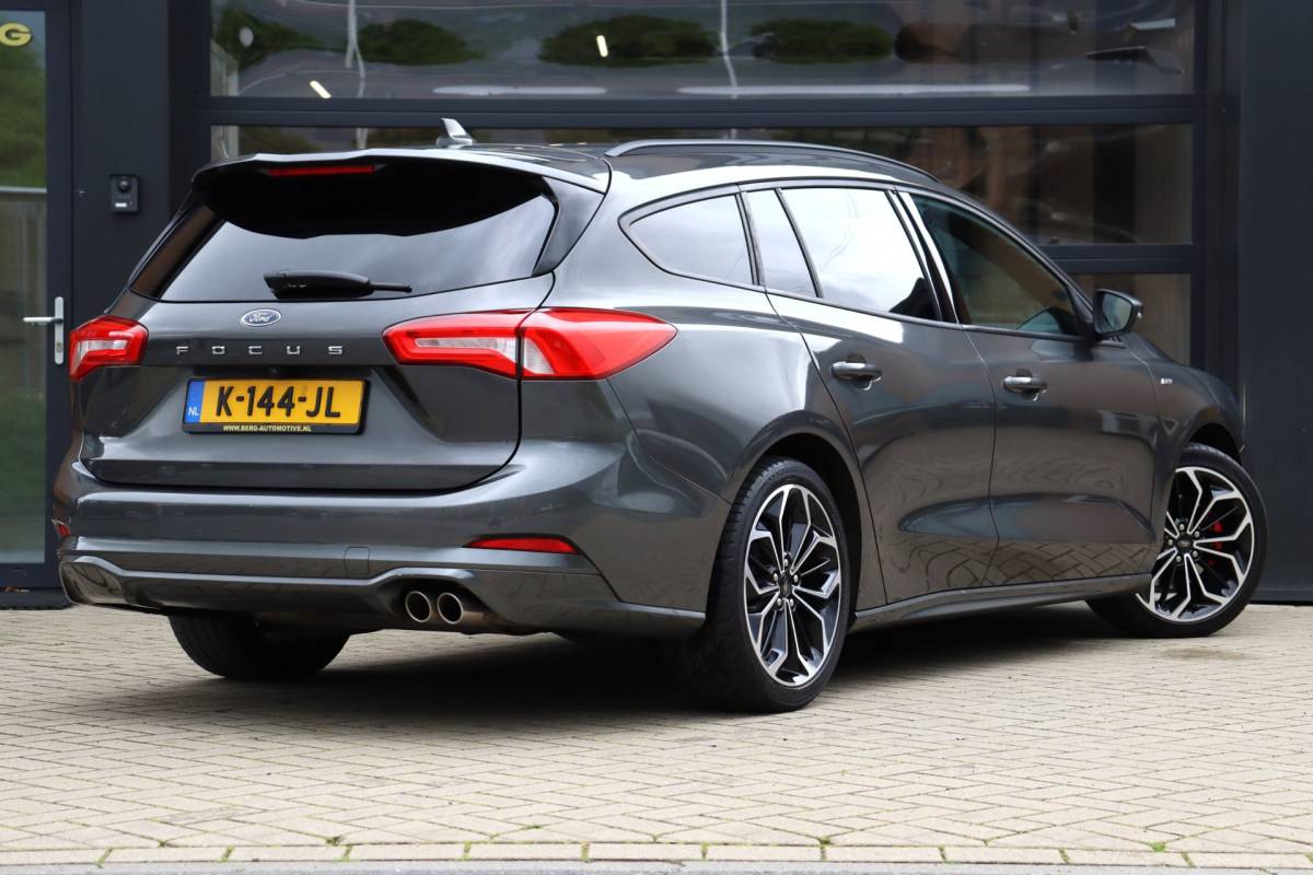Ford Focus Ford Focus Wagon 1.0 EcoBoost Titanium ST X Business | NAP | Apple Carplay | Stoel/Stuur Verwarming | Cruise | Camera
