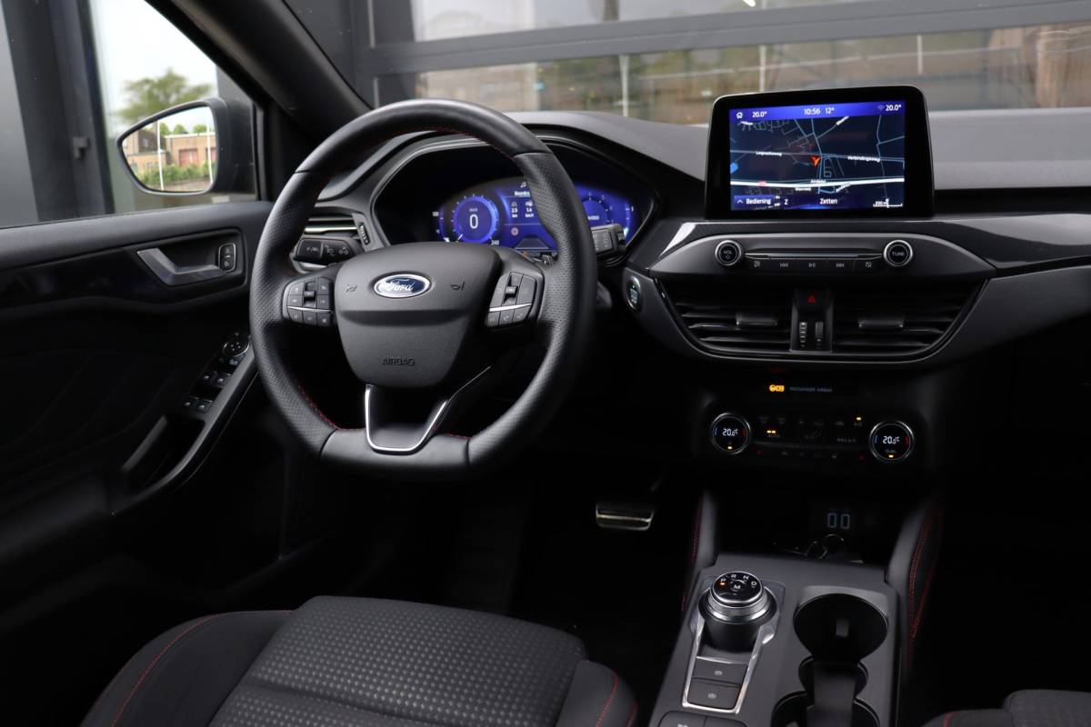 Ford Focus Ford Focus Wagon 1.0 EcoBoost Titanium ST X Business | NAP | Apple Carplay | Stoel/Stuur Verwarming | Cruise | Camera