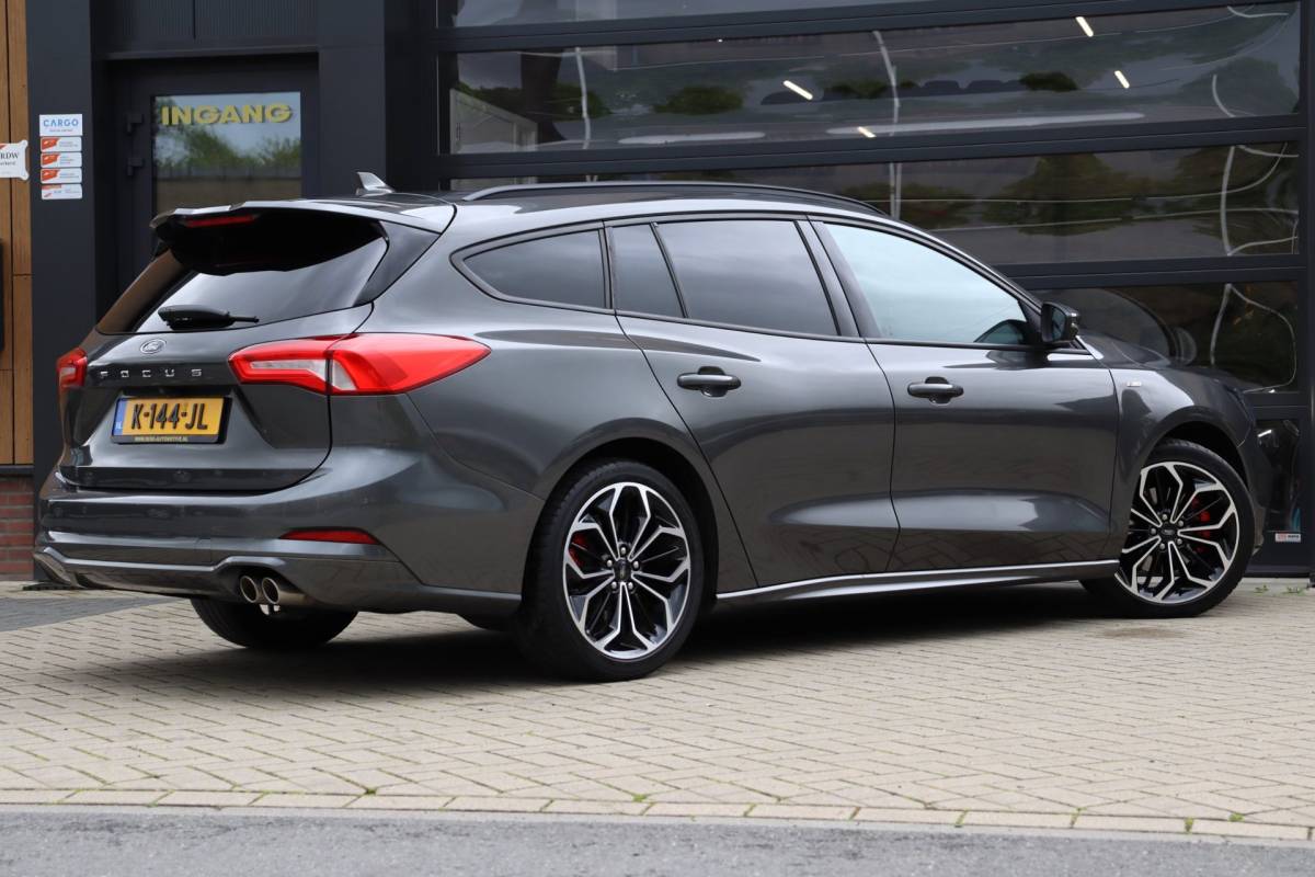 Ford Focus Ford Focus Wagon 1.0 EcoBoost Titanium ST X Business | NAP | Apple Carplay | Stoel/Stuur Verwarming | Cruise | Camera