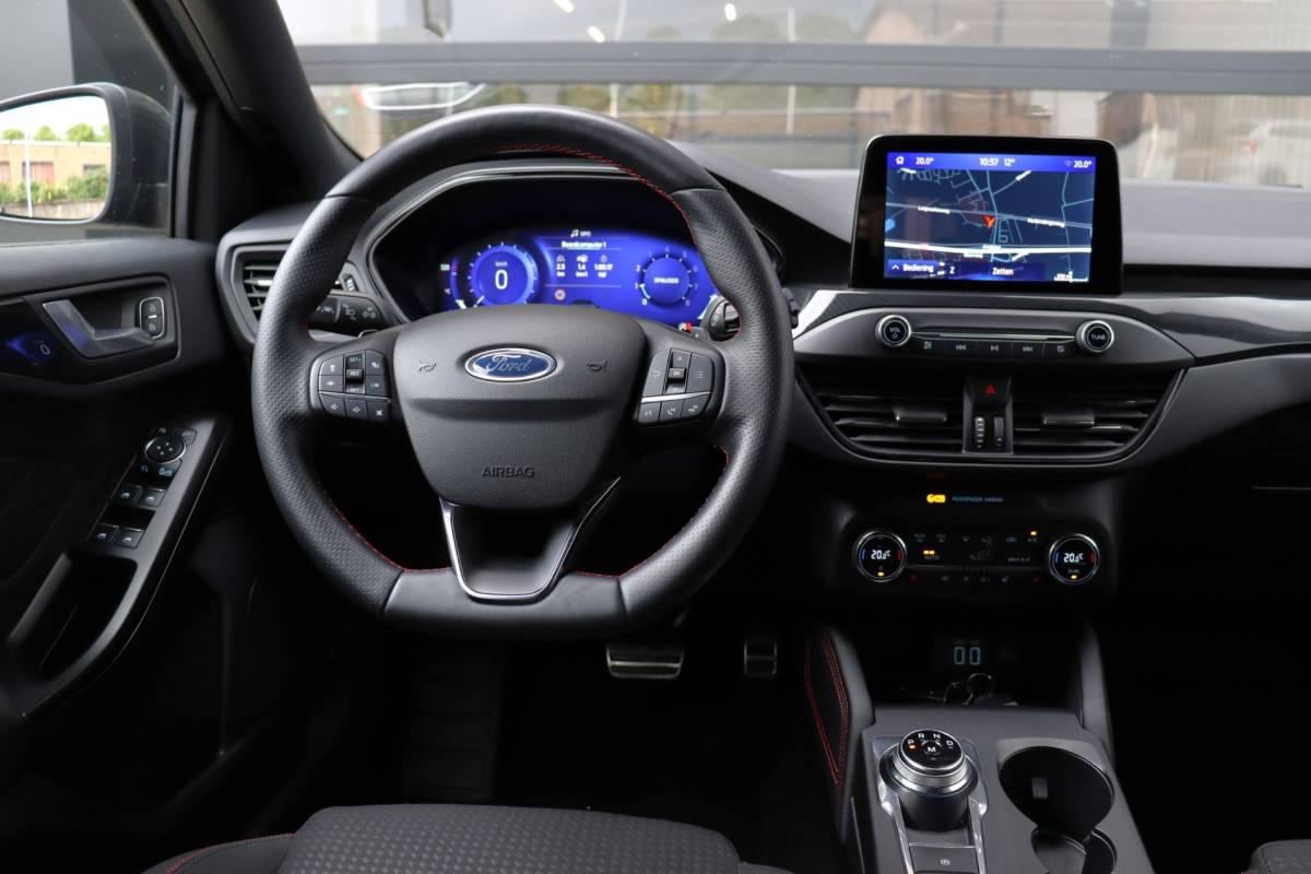 Ford Focus Ford Focus Wagon 1.0 EcoBoost Titanium ST X Business | NAP | Apple Carplay | Stoel/Stuur Verwarming | Cruise | Camera