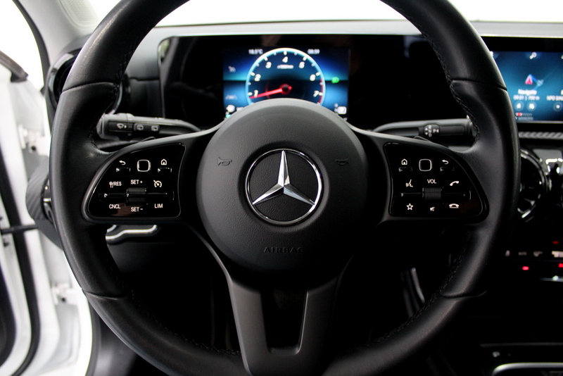 Mercedes-Benz A-Klasse Mercedes-Benz A-klasse 200 Premium Plus 164PK, RIJKLAAR | AUTOMAAT | 18″LM-VELGEN | STOELVERWARMING | NAVIGATIE | CRUISE