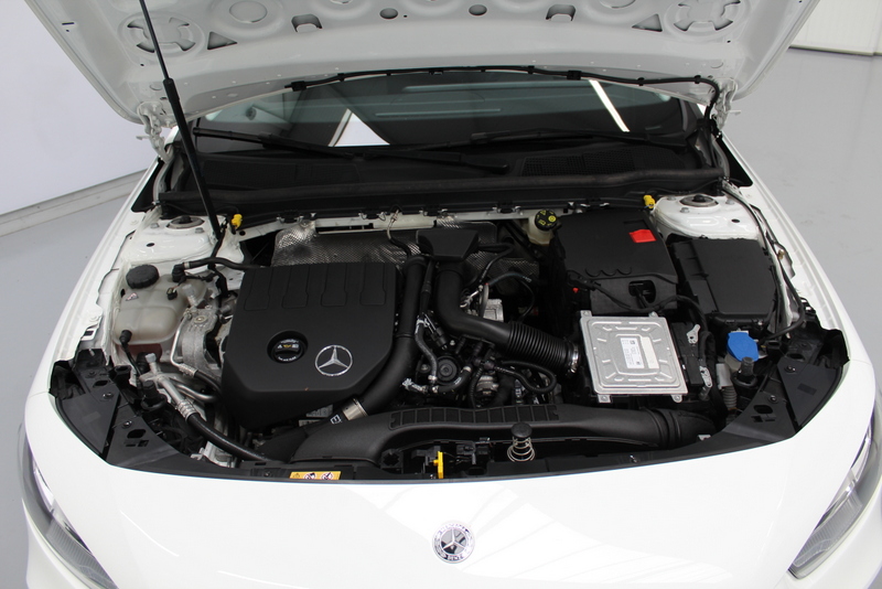 Mercedes-Benz A-Klasse Mercedes-Benz A-klasse 200 Premium Plus 164PK, RIJKLAAR | AUTOMAAT | 18″LM-VELGEN | STOELVERWARMING | NAVIGATIE | CRUISE