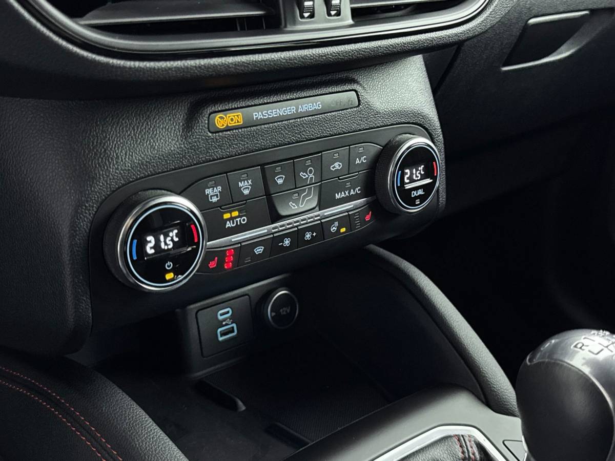 Ford Kuga Ford Kuga 1.5 EcoBoost ST-Line X 150pk, 29dkm,1800kg Trekgewicht,CameraV+A,Winterpack