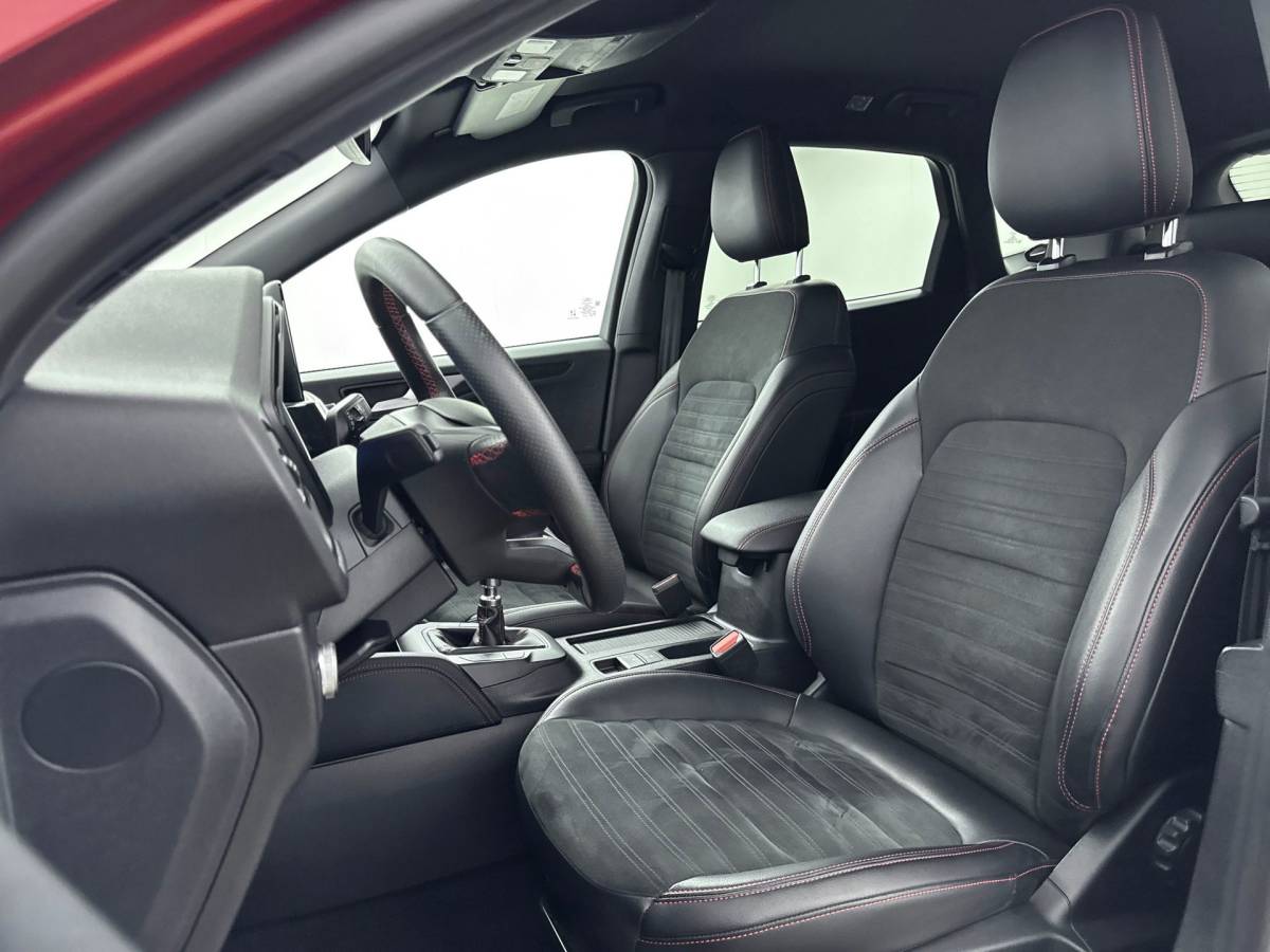 Ford Kuga Ford Kuga 1.5 EcoBoost ST-Line X 150pk, 29dkm,1800kg Trekgewicht,CameraV+A,Winterpack
