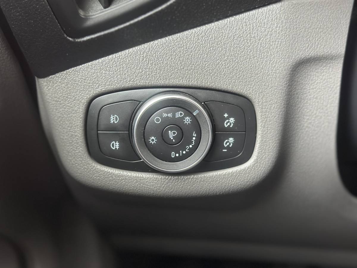 Ford Transit Connect Ford Transit Connect 1.5 EcoBlue L2 Trend | Apple Carplay | Android Auto | Parkeersensoren Achter | Airconditioning | Centrale Deurvergrendeling