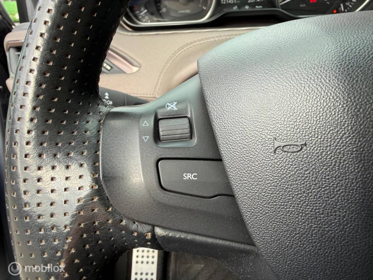 Peugeot 2008 Peugeot 2008 1.6 VTi Allure Pano.dak/Trekhaak/Clima/Cruise