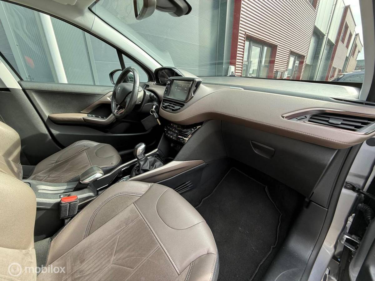 Peugeot 2008 Peugeot 2008 1.6 VTi Allure Pano.dak/Trekhaak/Clima/Cruise