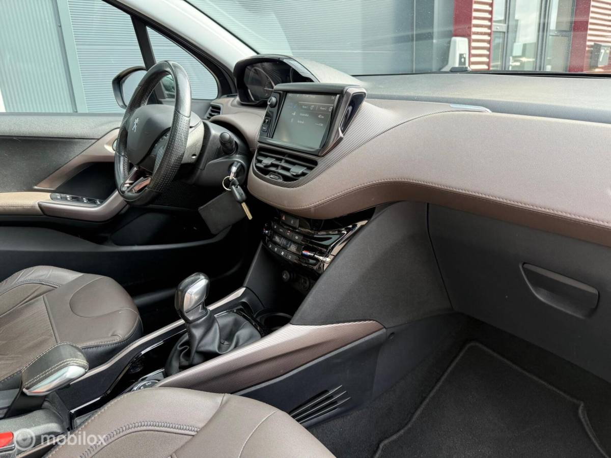 Peugeot 2008 Peugeot 2008 1.6 VTi Allure Pano.dak/Trekhaak/Clima/Cruise