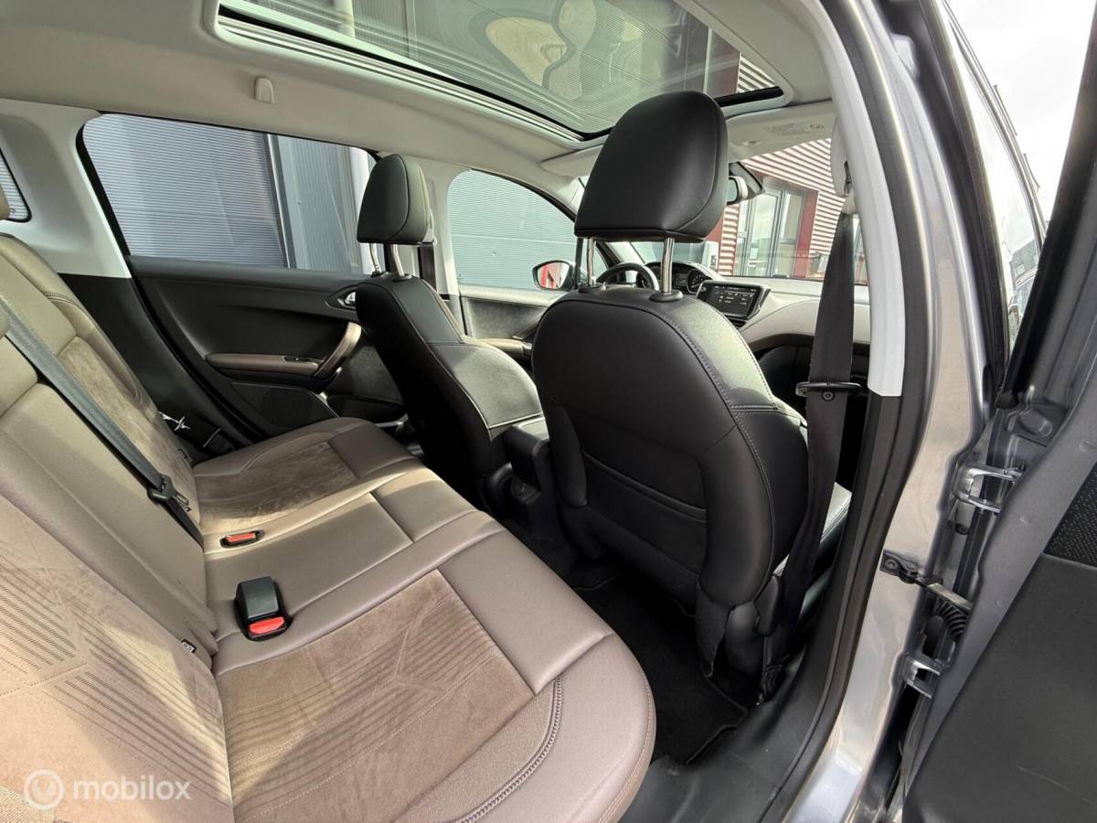 Peugeot 2008 Peugeot 2008 1.6 VTi Allure Pano.dak/Trekhaak/Clima/Cruise