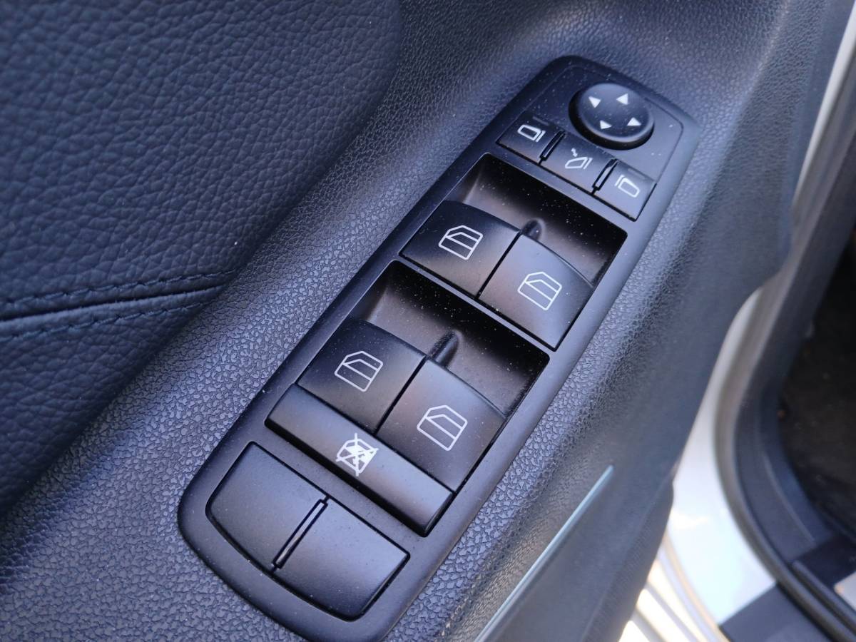 Mercedes-Benz M-Klasse Mercedes-Benz M-klasse 280 CDI |NETTE DEALER ONDERHOUDEN AUTO|